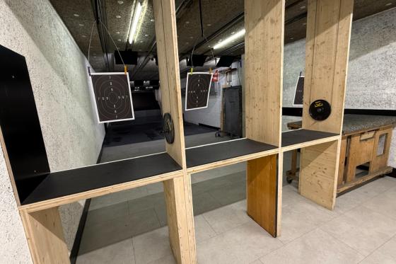 Indoor Schiessanlage - 3 Waffen nach Wahl, Mi-Fr für 1 Person 4 