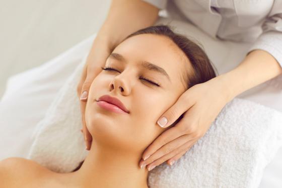 Soin du visage complet à Grand-Lancy - Nettoyage, vapeur et éclat du teint 1 