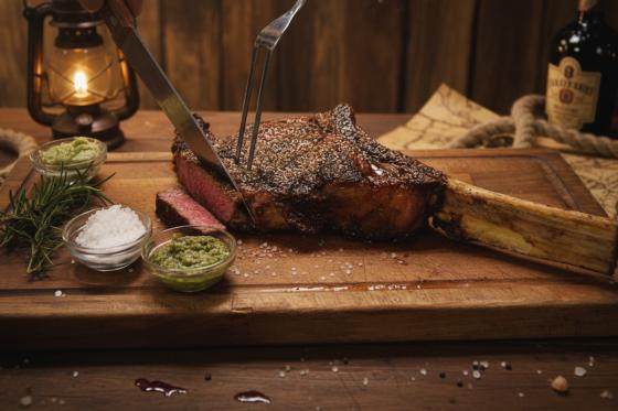 Tomahawk-Dinner für 2 - kulinarisches Piratendelikatessen vom Black Angus Beef  