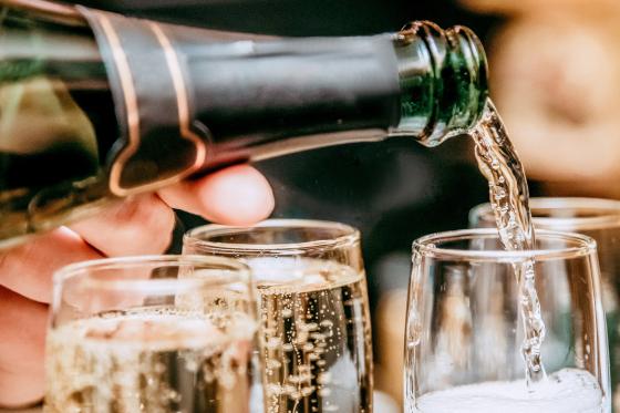 Champagner-Tasting Entdecker - Privates Degustationserlebnis bei Ihnen zu Hause (1-7 Pers)  