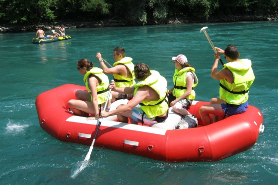 Schlauchboot Fahrt - auf der Aare  