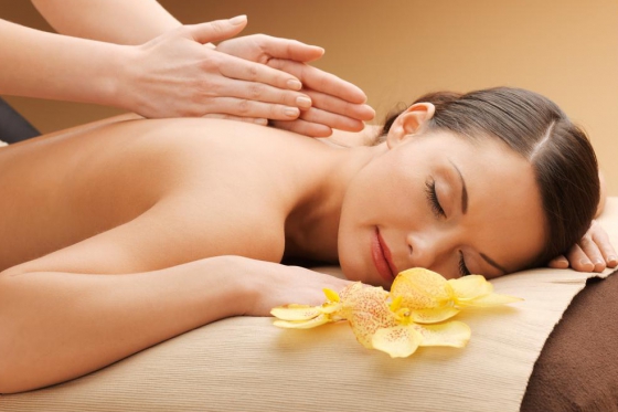 Massage classique du dos - 30 minutes à Bâle  