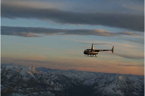 Snowmobile & Helikopter - VIP Adventure Package inkl. Lunch 2 