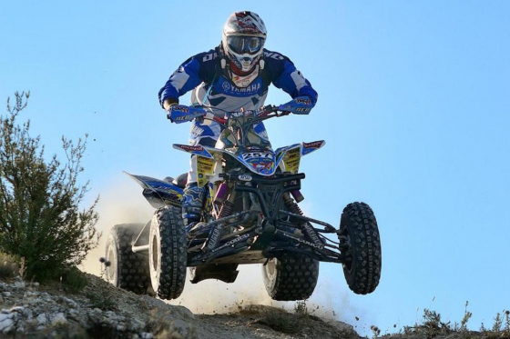 Quad auf Motocross Strecke - Fahrspass für Offroad-Fans  