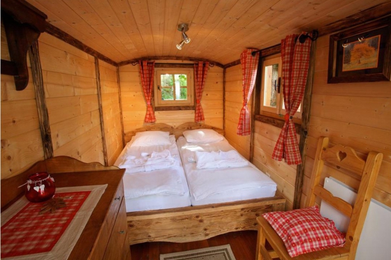 Nuit dans une roulotte - 1 nuit, avec petit déjeuner et libre accès à l'espace bien-être 1 