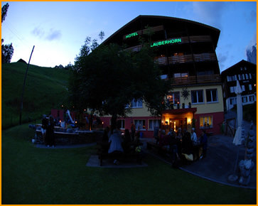 Hélicoptère à Berne - & 1 nuitée pour 2 personnes 1 