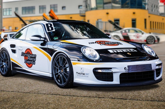 4 Runden fahren oder Racetaxi - Lamborghini, McLaren oder Porsche 3 