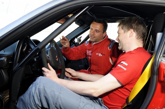 6 Runden fahren oder Racetaxi - Lamborghini, McLaren oder Porsche 1 