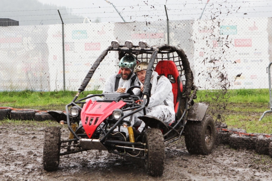 Fahrspass im Buggypark - E-Cross-Buggy selber fahren 2 