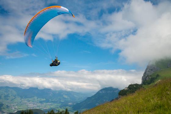 Gleitschirmfliegen - über die Innerschweizer Alpen | 15 Minuten 1 
