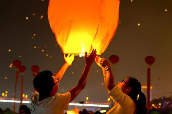 Lanternes célestes - Pack de 10 lanternes rouges  