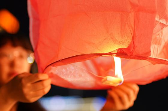 Lanternes célestes - Pack de 10 lanternes rouges 2 