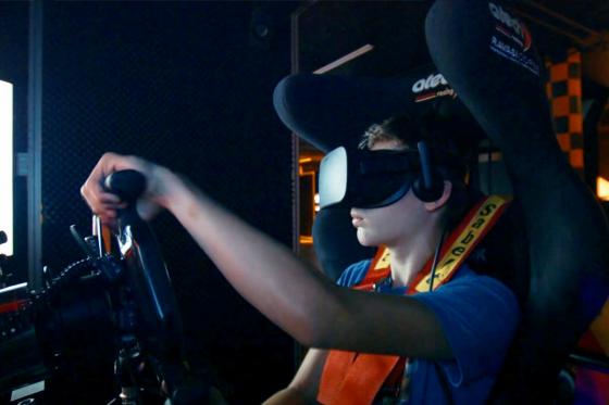 Simulateur de course auto en VR - 40 minutes de plaisir avec réalité virtuelle en option  