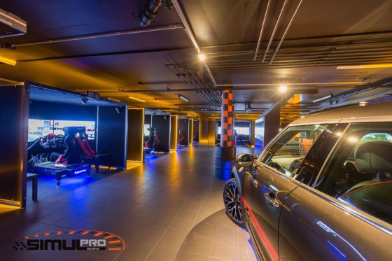 Simulateur de course auto en VR - 40 minutes de plaisir avec réalité virtuelle en option 2 