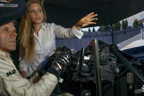 Simulateur de course auto en VR - 40 minutes de plaisir avec réalité virtuelle en option 4 