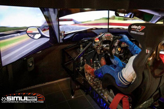 Simulateur de course auto en VR - 40 minutes de plaisir avec réalité virtuelle en option 5 