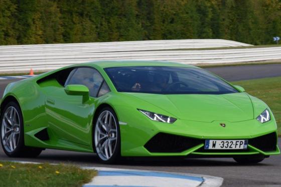 Lambo Huracan & voiture de sport - 6 tours sur circuit + 2 tours gratuits  