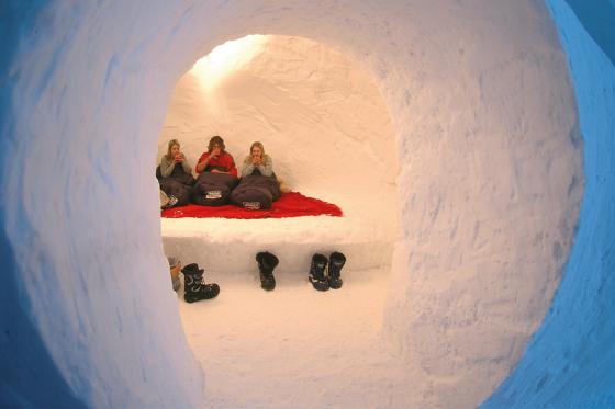 Iglu-Nacht  - & Gleitschirmfliegen für 2 Personen in Davos 3 