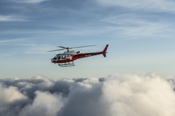 Hélicoptère à l' Eiger - 8 minutes pour 1 personne 1  Hélicoptère à l' Eiger - 8 minutes pour 1 personne 1