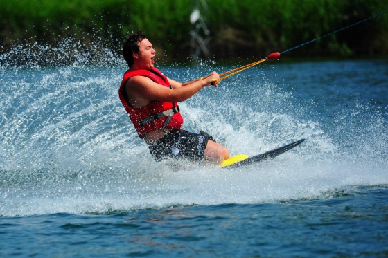 Téléski nautique pour 2 - Forfait 2h + Matériel + Repas inclus  