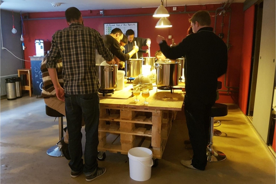 Cours de brassage pour 2 - Inclus: bière à volonté, fondue et 4-5 litres de votre propre bière 3 