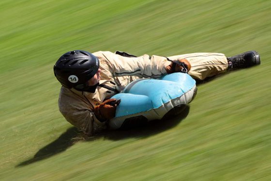 Descentes en airboard - Sur le tremplin de saut à ski d'Einsiedeln. pour 1 personne 1 
