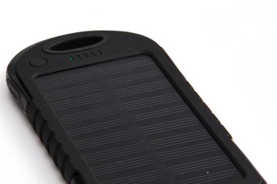 Chargeur solaire noir - Pour Smartphone et accessoires USB 3 
