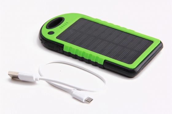 Solar Powerbank Grün - für Smartphone und USB-Geräte 1 