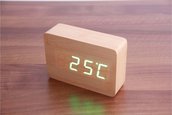 Réveil LED en bois The Player - bambou 1 