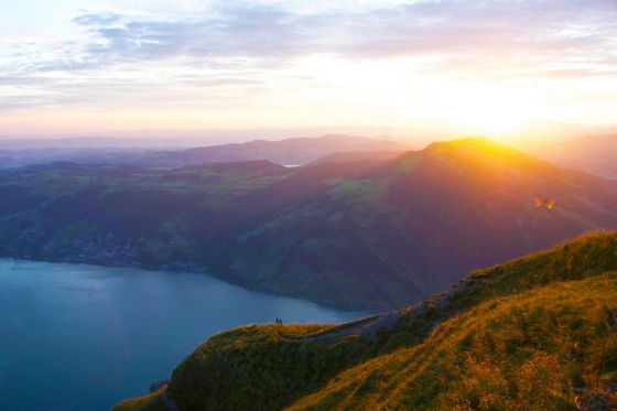 Déjeuner sur le Rigi - Au lever du soleil, carte journalière incluse! (sans abo 1/2 CFF)  