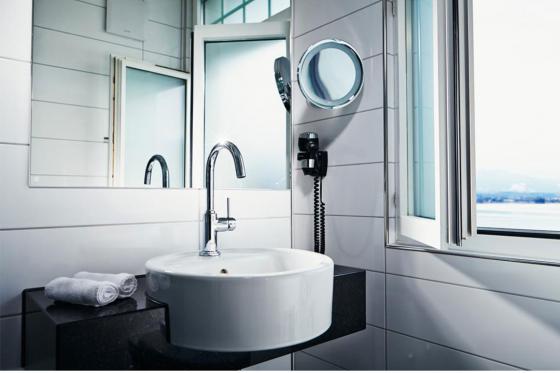 Séjour au bord du lac de Thoune - Nuit en loveroom, dîner aux chandelles et bouteille de Prosecco inclus 7 