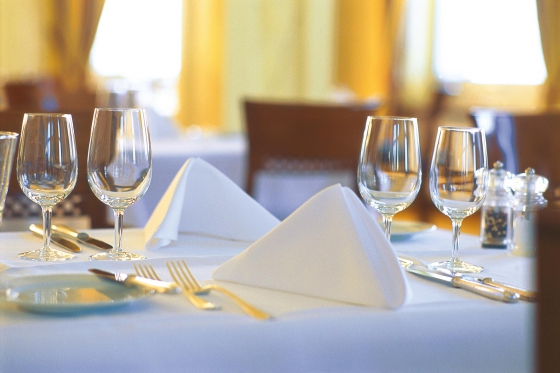 Séjour au bord du lac de Thoune - Nuit en loveroom, dîner aux chandelles et bouteille de Prosecco inclus 8 