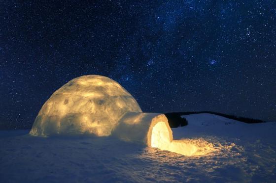 Iglu Übernachtung - im selbst gebauten Iglu 1 