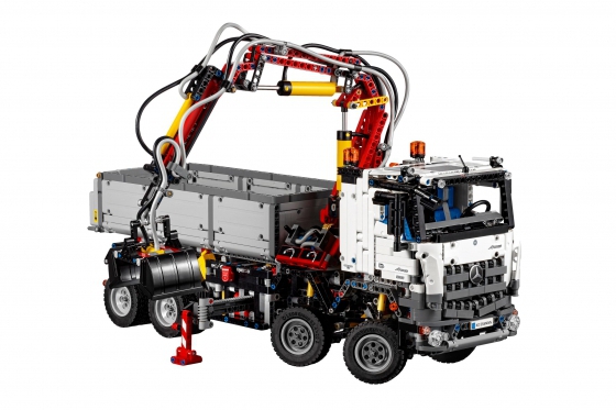 Mercedes-Benz Arocs 3245 - LEGO® Technic 1 