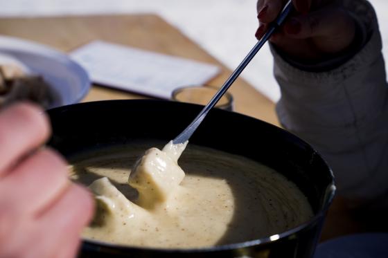 Fondue Deluxe dans un igloo - pour 2 personnes 3  Fondue Deluxe dans un igloo - pour 2 personnes 3