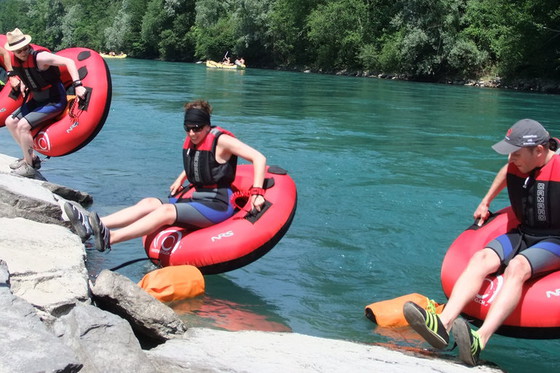 Descente de rivière en bouée - 90 minutes sur l'Aar  