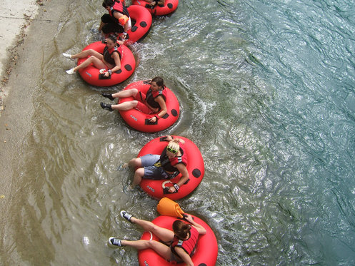 Descente de rivière en bouée - 90 minutes sur l'Aar 1 