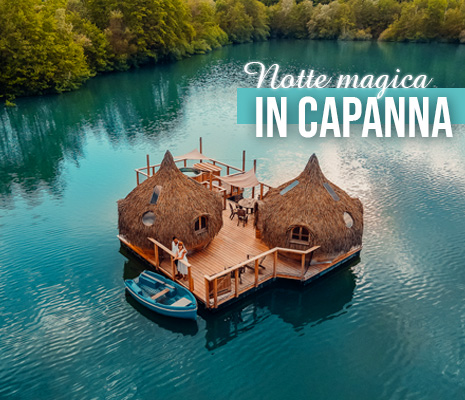 Capanna familiare sull'acqua