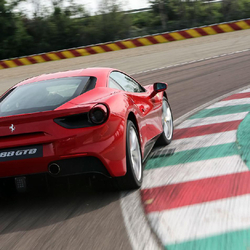 Ferrari 488 GTB, 4 Runden auf der Rennstrecke