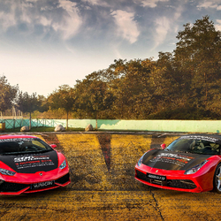 Ferrari & Lamborghini, 4 tours sur circuit