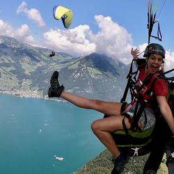 Gleitschirmfliegen, über dem Vierwaldstättersee | 800 M.ü.M