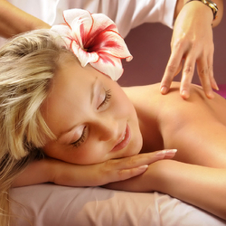 Thai Massage Package, inkl. Sauna und Peeling