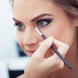 Schminkkurs, Tages Make-up für Freundinnen