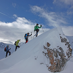 Schneeschuhwanderung, mit Raclette & Brot a discrétion für 1 Person