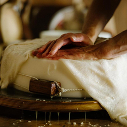 Visite d’une fromagerie d’alpage, Avec petit-déjeuner d’alpage pour 2 personnes