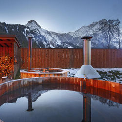 Superior Romantik Arrangement, inkl. 2 Übernachtungen, Hot Pot Bad und Candle-light-Dinner