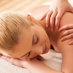 Ganzkörpermassage , 40 Minuten inkl. Ohrkerzen für 1 Person