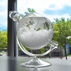 Sturmglas Globus, mystische Wettervorhersage