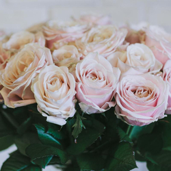 Rosenstrauss-Abo, Geschenkgutschein für 3 Blumenstrauss-Lieferungen