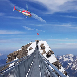 Hélicoptère au Glacier 3000, 30 minutes pour 2 personnes, avec fondue incluse